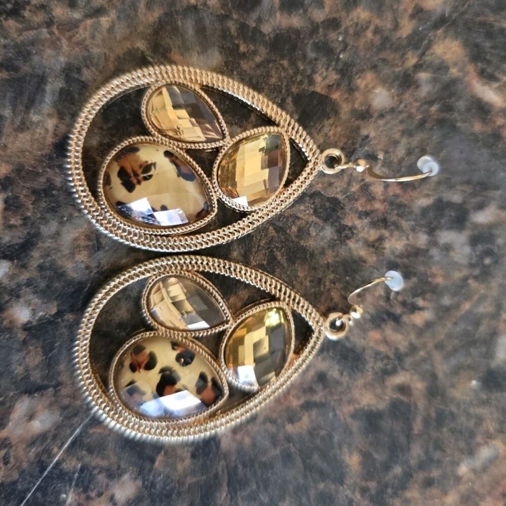Gold Tone Teardrop Dangle Earrings Metal Hook Closure Fashion Jewelry